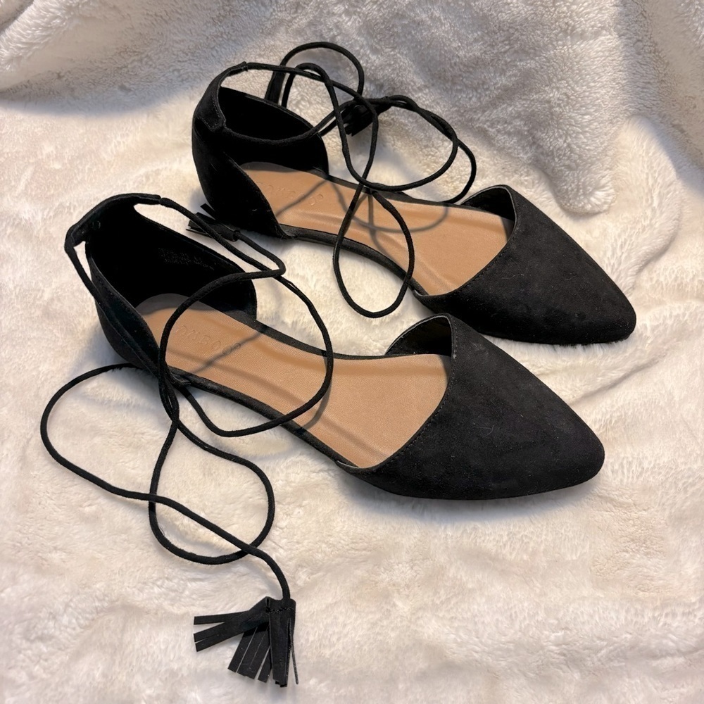 Bamboo Shoes Size 6.5 Flats faux Suede Pointy Toe Tie Straps wraparound Ankles
